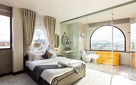 Hoang Thu Hotel